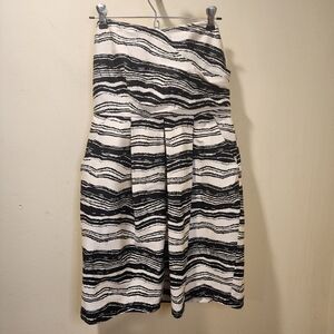 The Limited Black and Ivory Strapples Dress with Pockets size 6